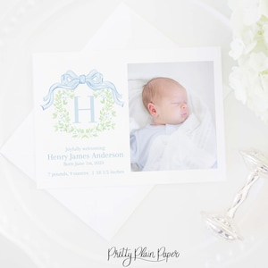 Carte imprimable de faire-part de naissance aquarelle pour garçon | 5x7 | Couronne bleue monogramme | Faire-part traditionnel de nouveau-né avec photo | 20004