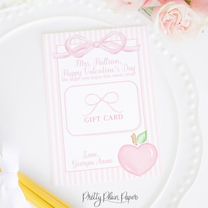 Titular de la tarjeta de regalo del maestro / San Valentín / Descarga imprimible 5x7 / Acuarela San Valentín con lazo rosa y corazón de manzana / Maestro / 1021