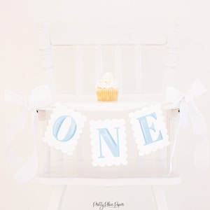 Lichtblauwe aquarel ONE Scallop Edge High Chair Banner | Afdrukbare download | Aquarel ONE kinderstoelbanner | Eerste verjaardag 3000 3002