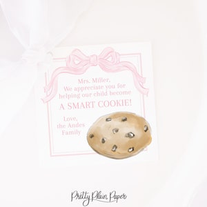 Lehrer-Anerkennungs-Anhänger | 3.5 ''x3.5 '' Printable | One Smart Cookie | Lehrer Wertschätzung Geschenkanhänger | für Mädchen | Rosa Schleife und Kekse | 1055