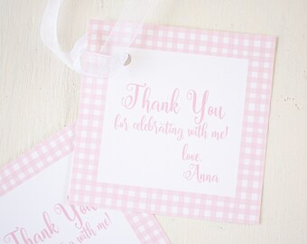 Peut inclure: Etiquettes de remerciement en gingham rose et blanc avec le texte "Thank You for celebrating with me! love, Anna".