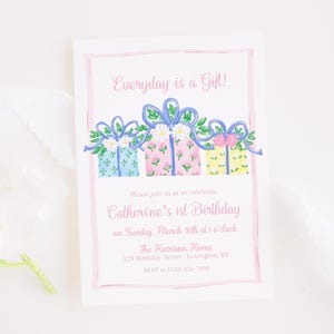 Einladung | Jeder Tag ist ein Geschenk Party einladen | 5 x 7 druckbare | Rosa Blau Gelb Blumen Geschenke mit Schleife | 1. erster Geburtstag Aquarell | 5036