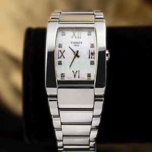 Tissot Generosi 1853 donna - acciaio - quadrante madreperla e diamanti - quarzo - vetro zaffiro - water resistant 30M