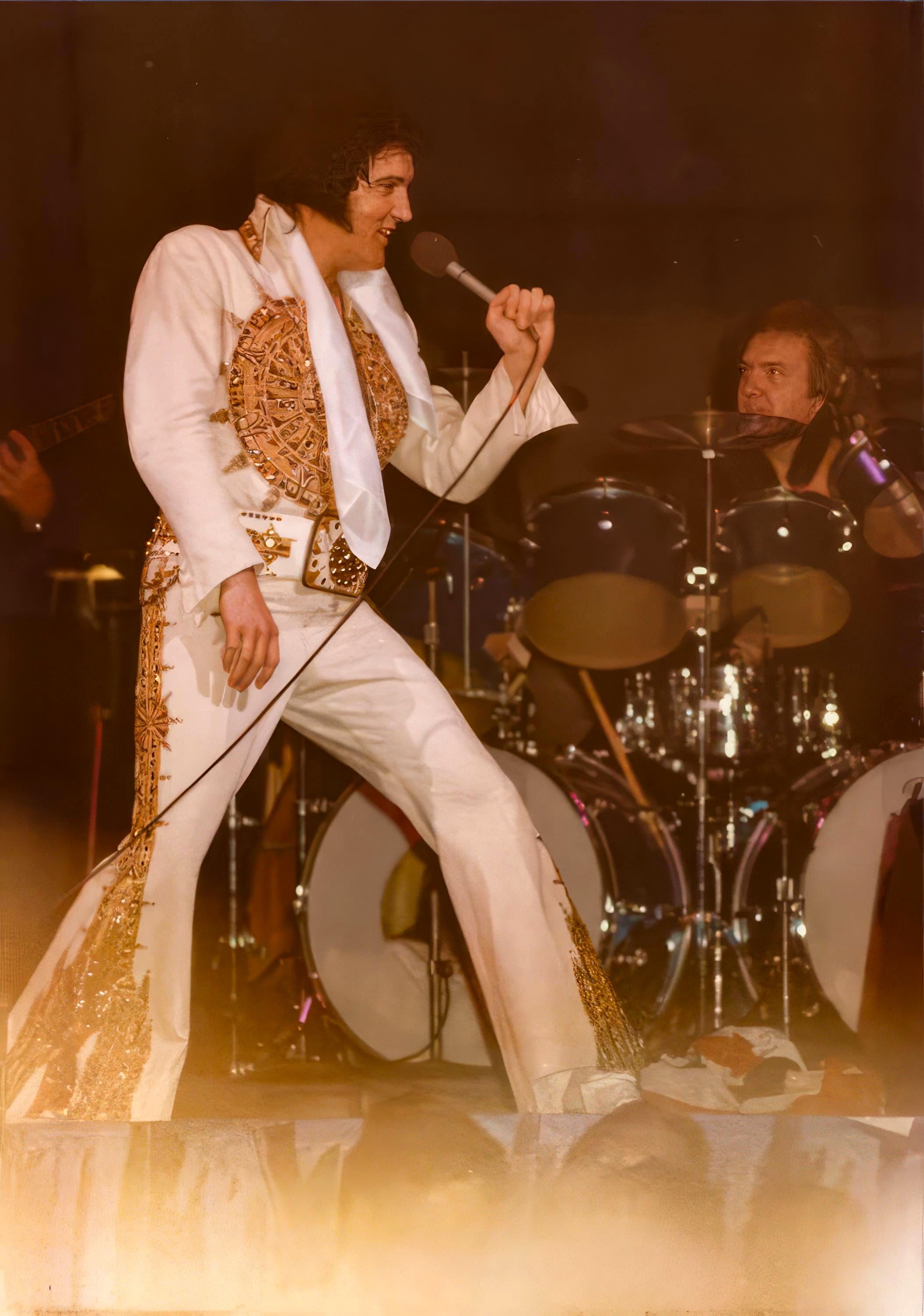 Elvis in concert 1977 dvd - Etsy 日本