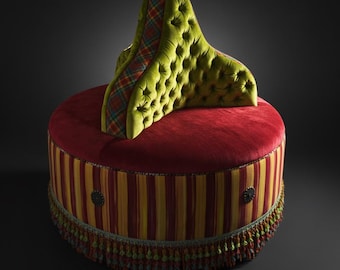 MacKenzie-Childs circular 3-seater sofa - couch - red velvet and green tufted backrest - Ø140 × H130 cm, Made in the USA