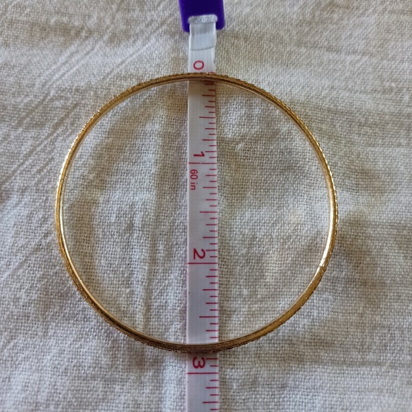 Vintage Thin Gold Plated Bangle Bracelet w Textured Edge 3 mm x 8 1/2 " Unisex