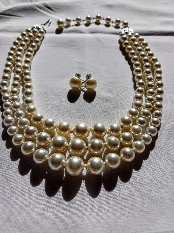 3 Strand White Faux Pearl Choker Necklace 14, 15,… - image 1