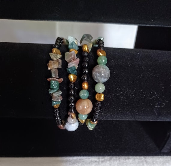 CLEARANCE Multi Colored Stone on Memory Wire Vint… - image 1