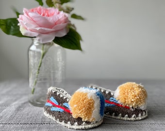 Felt Baby Slippers w/ Cute Pom Pom | Baby Shoes Felted Wool with Leather Soles | Gift for Baby Shower