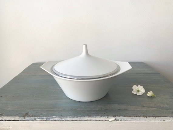 Ceramic Serving Bowl With Lid, Many Gazes