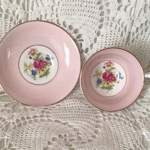Beautiful bone china cup and saucer set by Rosina, made in England