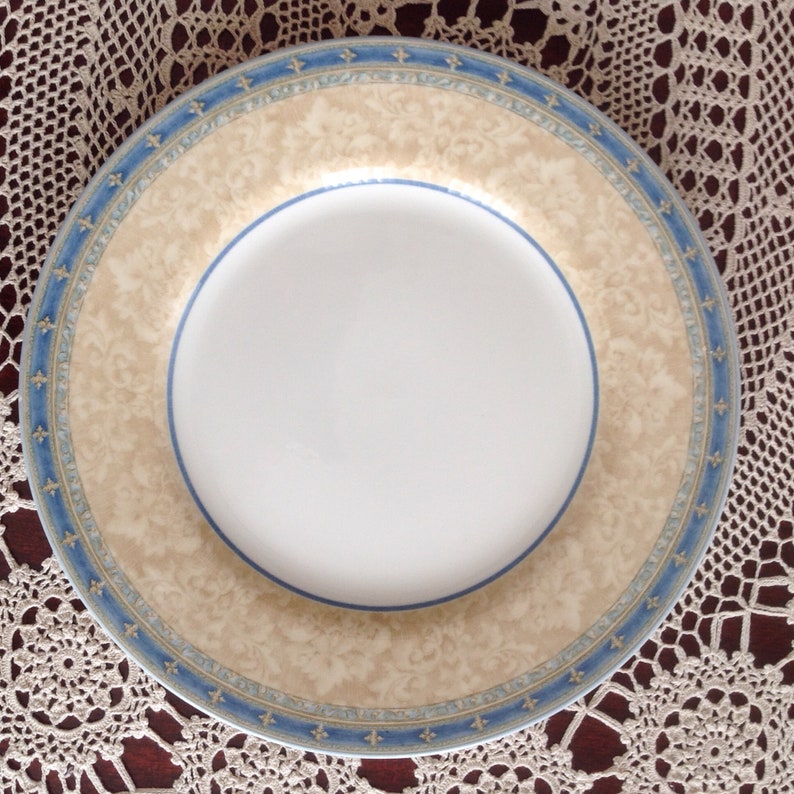 5 piece place setting London Prague pattern by Jeff Banks England Churchill fine porcelain dinnerware Ports of Call series