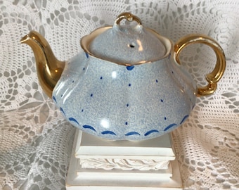 Charming vintage teapot by Ellgreave, Burslem England