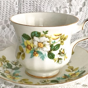 Beautiful English bone china cup and saucer, Royal Grafton
