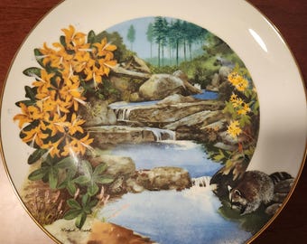 Royal Windsor "Wild Honeysuckle" Wildflowers of the South Collectable Plate