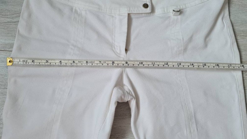 Trussardi vintage white capri pants imagem 8