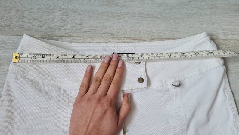 Trussardi vintage white capri pants imagem 6