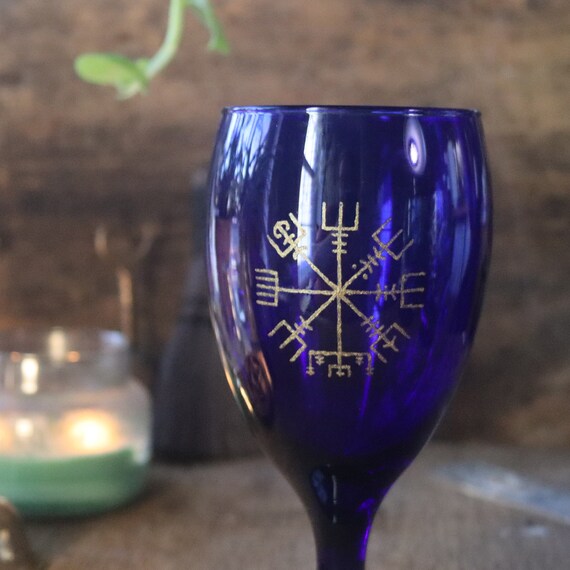 Vegvisir Wayfinder Chalice, Witch's Vegvisir Chalice, Blue Chalice with Gold Etched Vegvisir, Deep Blue Witch's Vegvisir Chalice