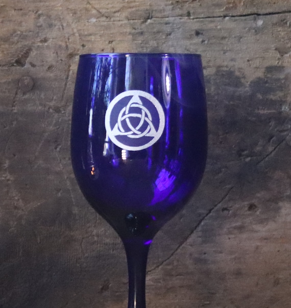 Triquetra Chalice, Witch's Triquetra Chalice, Blue Chalice with Silver Etched Triquetra Celtic Design, Witchy Altar Chalice