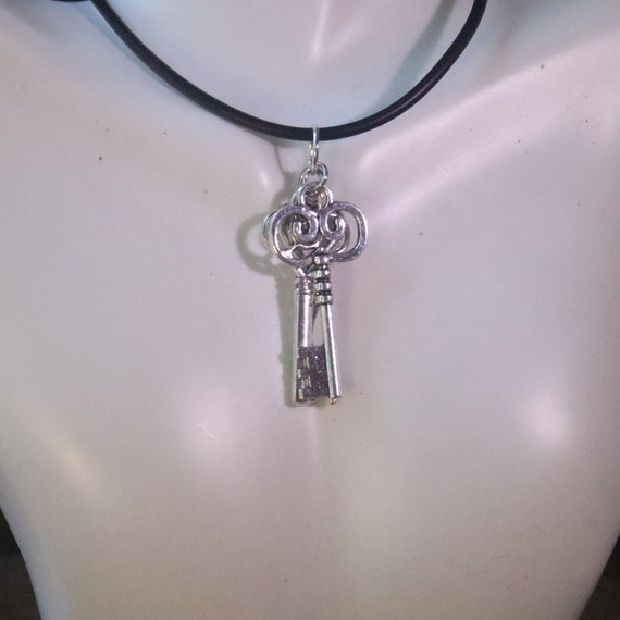 Hekate Keys Necklace, Keeping Her Keys Necklace, Hecate Devotion Necklace, Witch's Necklace