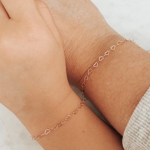 Pulsera de oro con forma de corazón para mamá y yo / Relleno de oro de 14 k / Pulseras a juego / Pulseras para madre e hija / Regalo para el Día de la Madre / Regalo para mamá