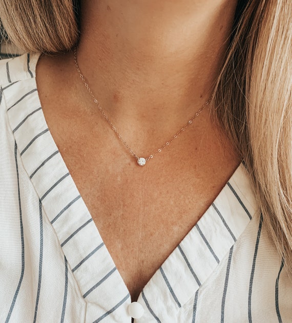 Short chain diamond hotsell necklace
