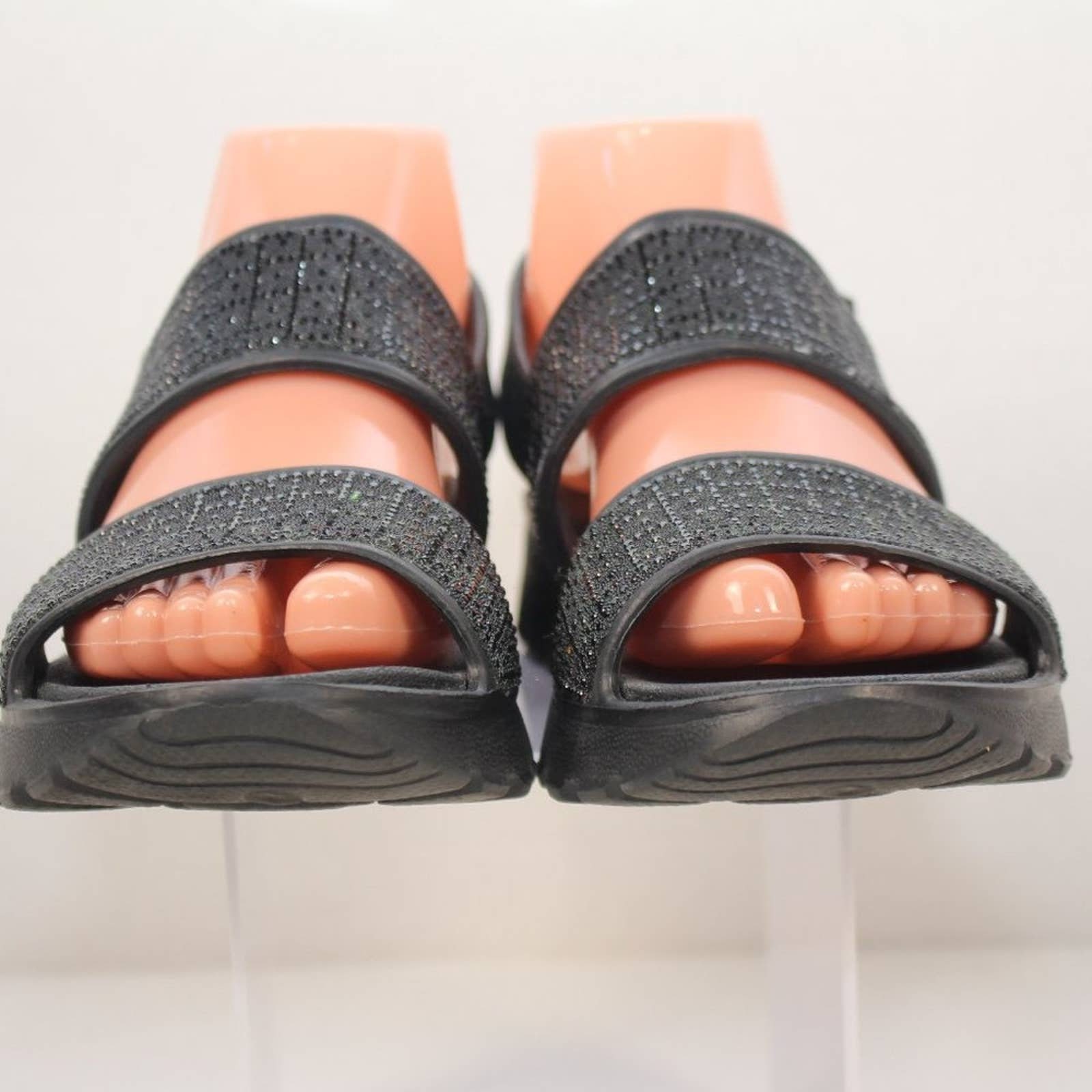 Skechers max store flip flops