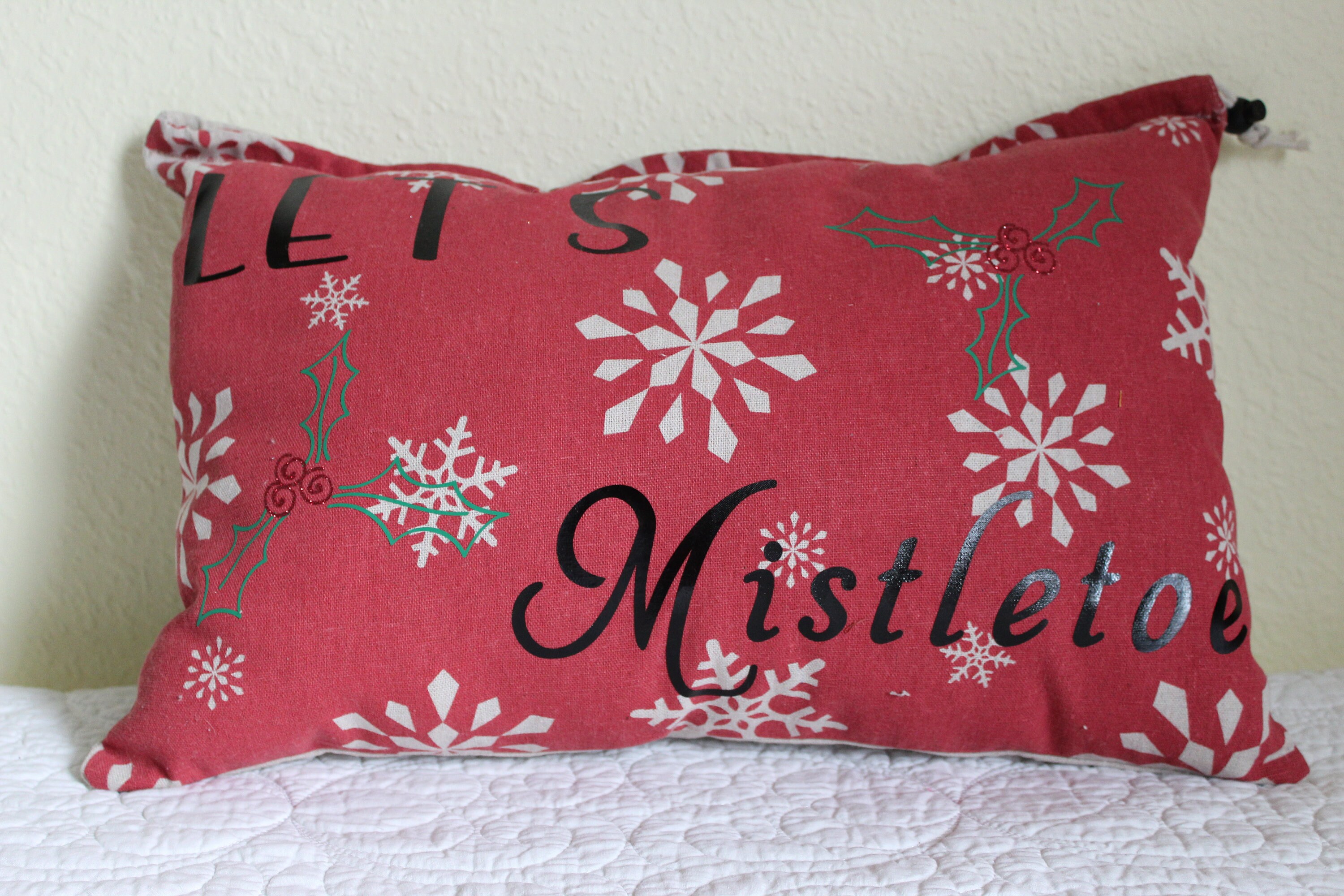 lets mistletoe pillow