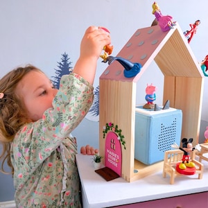 Tonie キャラクターハウス 妖精のドアスタンドホルダーシェルフ 色をお選びください Tonies 木製 12体のフィギュアを収納 無垢材 オーディオブック スクリーンなしおもちゃ
