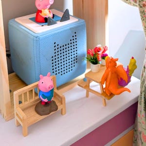 Tonie Character Shelf House Add-On Bundle, Mini Benches and Pot Plants