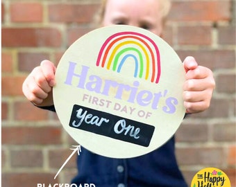 School Photo Sign Personalised First Day Plaque CHOOSE YOUR COLOURS Blackboard Rainbow Starting School Celebrate Primary Wooden Circle Kids