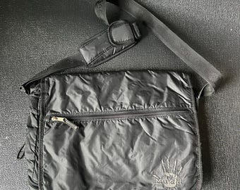 Vtg Mudd svart ripstop nylon axelväska Y2K axelväska med logotyp Utility skolväska