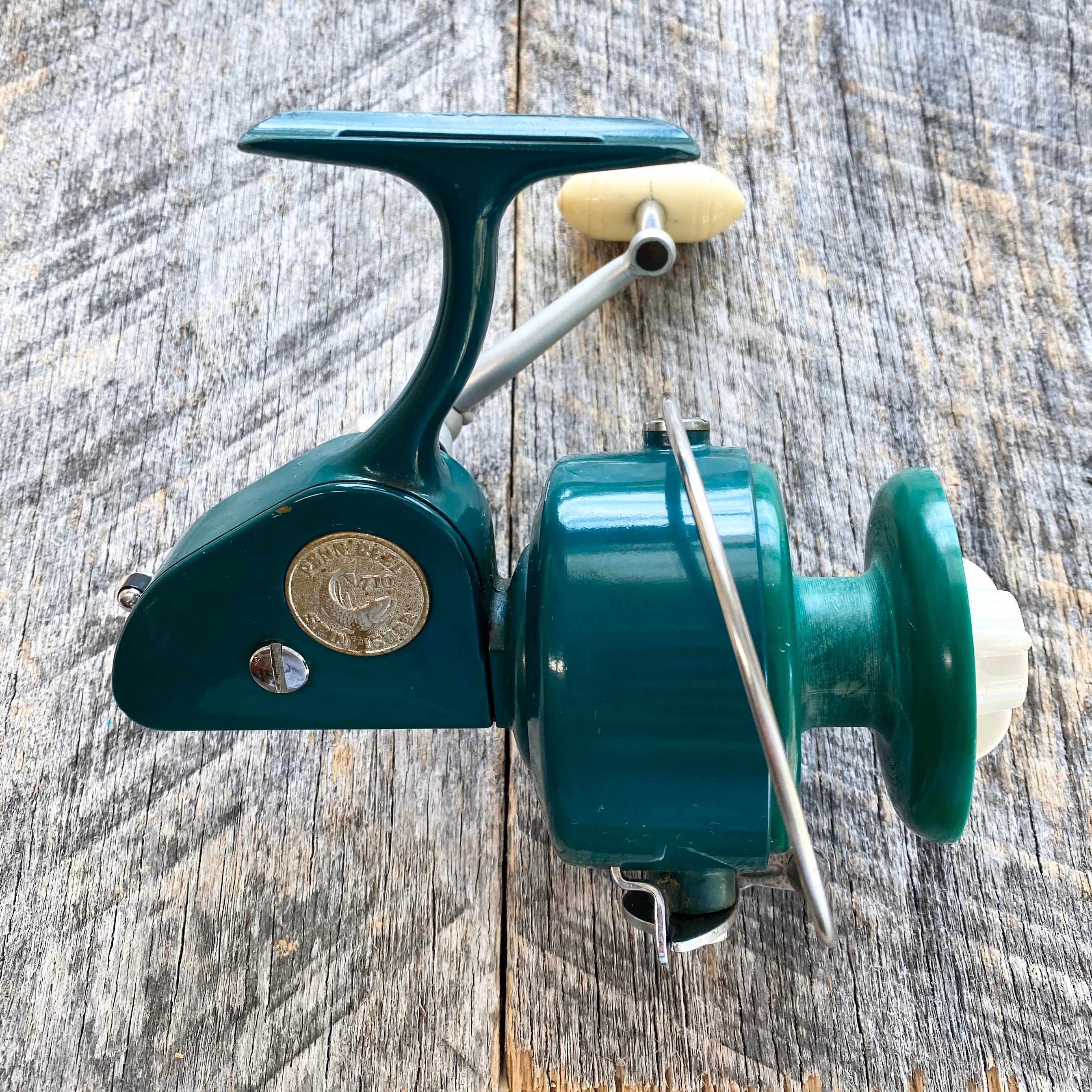 Vintage USA Penn 710 Spinfisher Spinning Reel In Amazing