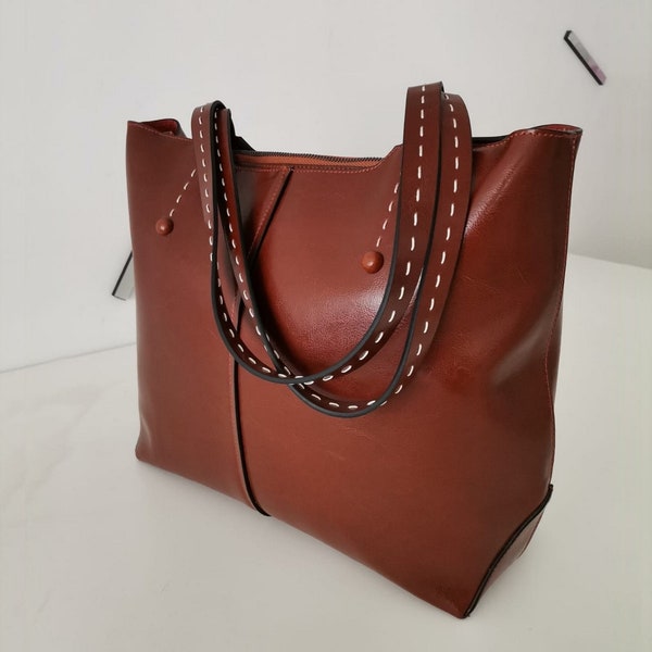 Handmade Leather Tote Bag - Minimalist Leather Shoulder Bag - Stylish and Durable