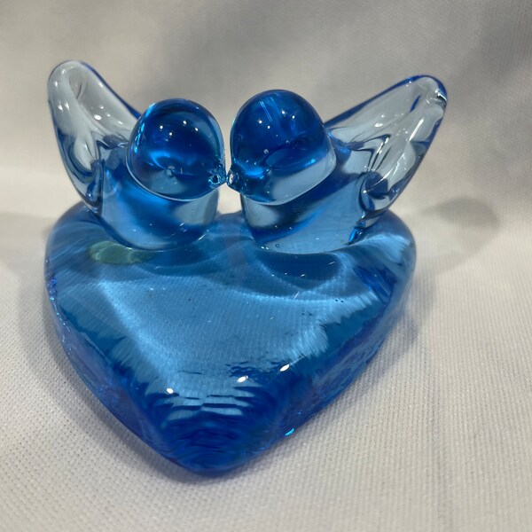 Phoenix Studio, Ron Ray 1994, Small Bue Love Birds on Heart Shaped Base, Pair of Blue Birds of Happiness