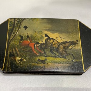 English Hunting Scene Leather Cigarette Case with Protective Leather Insert,  Leather Cirgarette Pack Case