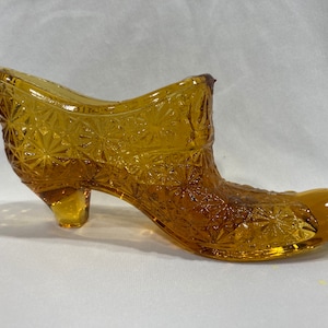 Vintage Fenton Cinderella  Slipper,, Amber Daisy and Button Slipper, Fenton Glass Slipper