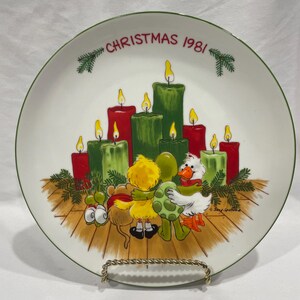 Suzy&#39;s Zoo, Enesco, Christmas Plate 1981, Holiday Plate with Suzy, Corky Turtle, Jack Quacker, Midge Mouse, Peek-a-Boo Snail