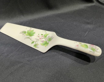 Andrea by Sadek, Monica Floral Pattern Cake Server, Floral Cake Knife Server with Pink Flowers and Green Leaves