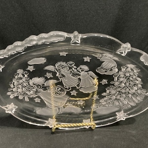 Mikasa Christmas Holiday Angels Petit Four Platter, Scalloped Edge Frosted Angels and Clouds Petiti Four/Relish Platter