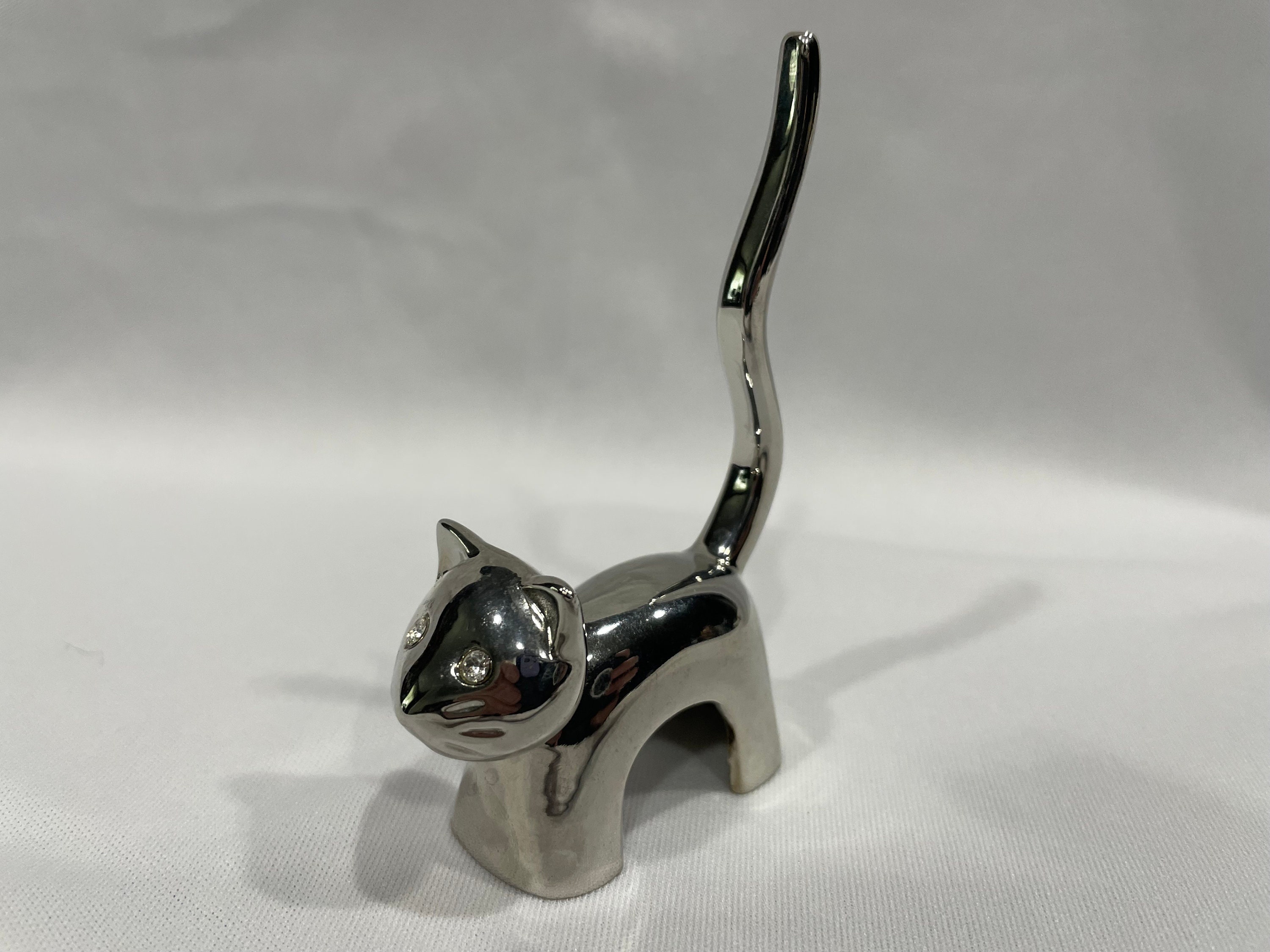 Silver-Plated Bobble Head Cat Ring Holder Silver-Plated Bobble Head Cat Ring Holder
