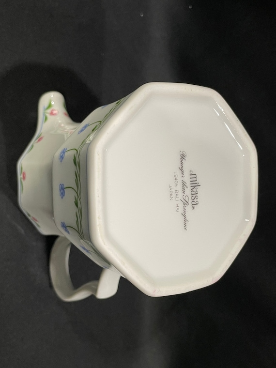 Mikasa Younger Than Springtime, Bali Hai L9405, Floral, Milk