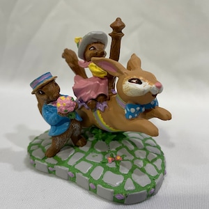 Avon, Kathy Jeffers, Wonderland Minatures, Carousel, Flowers for a Kiss, Mice on Carousel Hourse