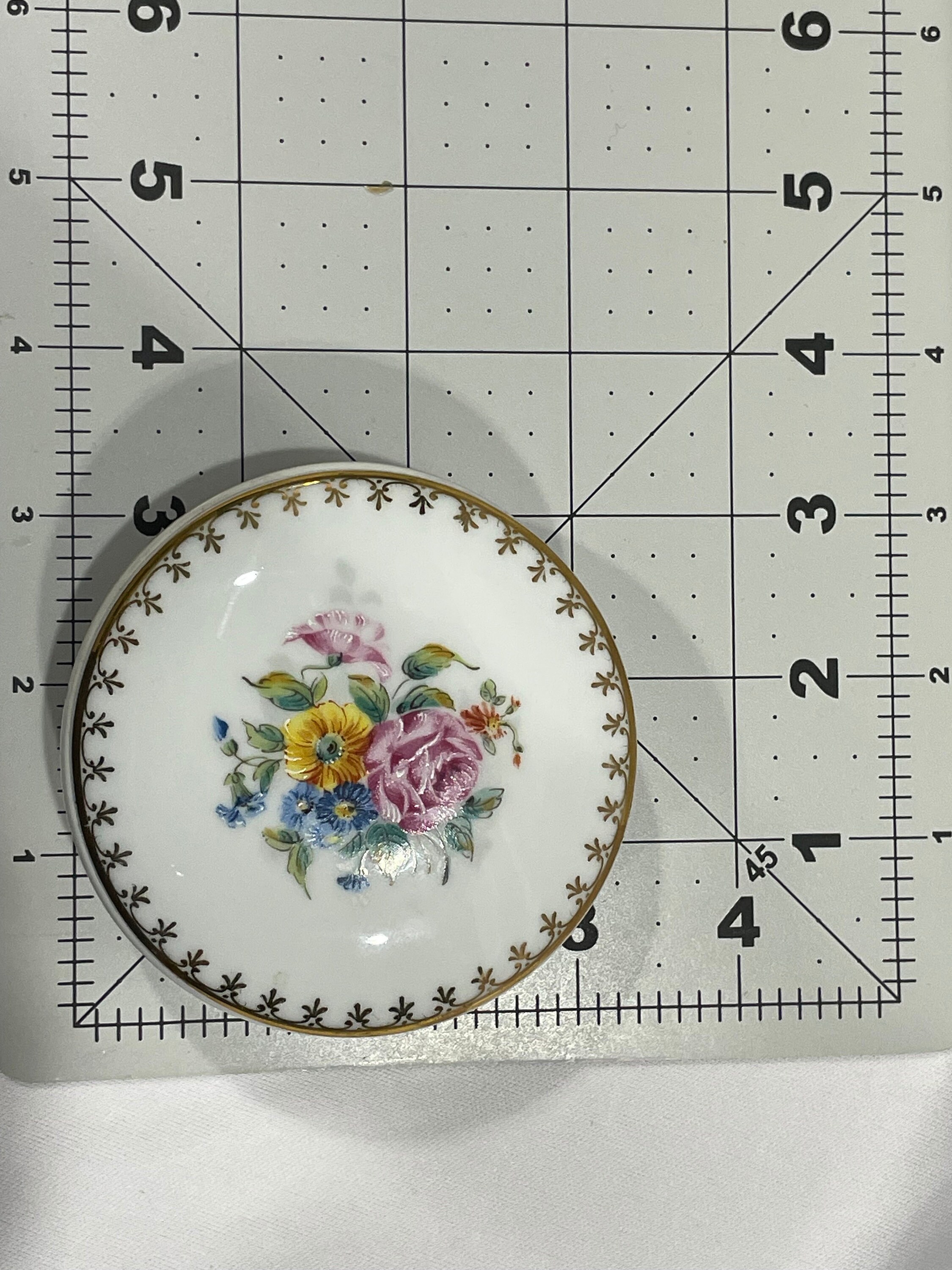 フランス製 Limoges  Chapus 美しいレリーフ fleur フランス製 Limoges Royal Chapus 美しいレリーフ fleur