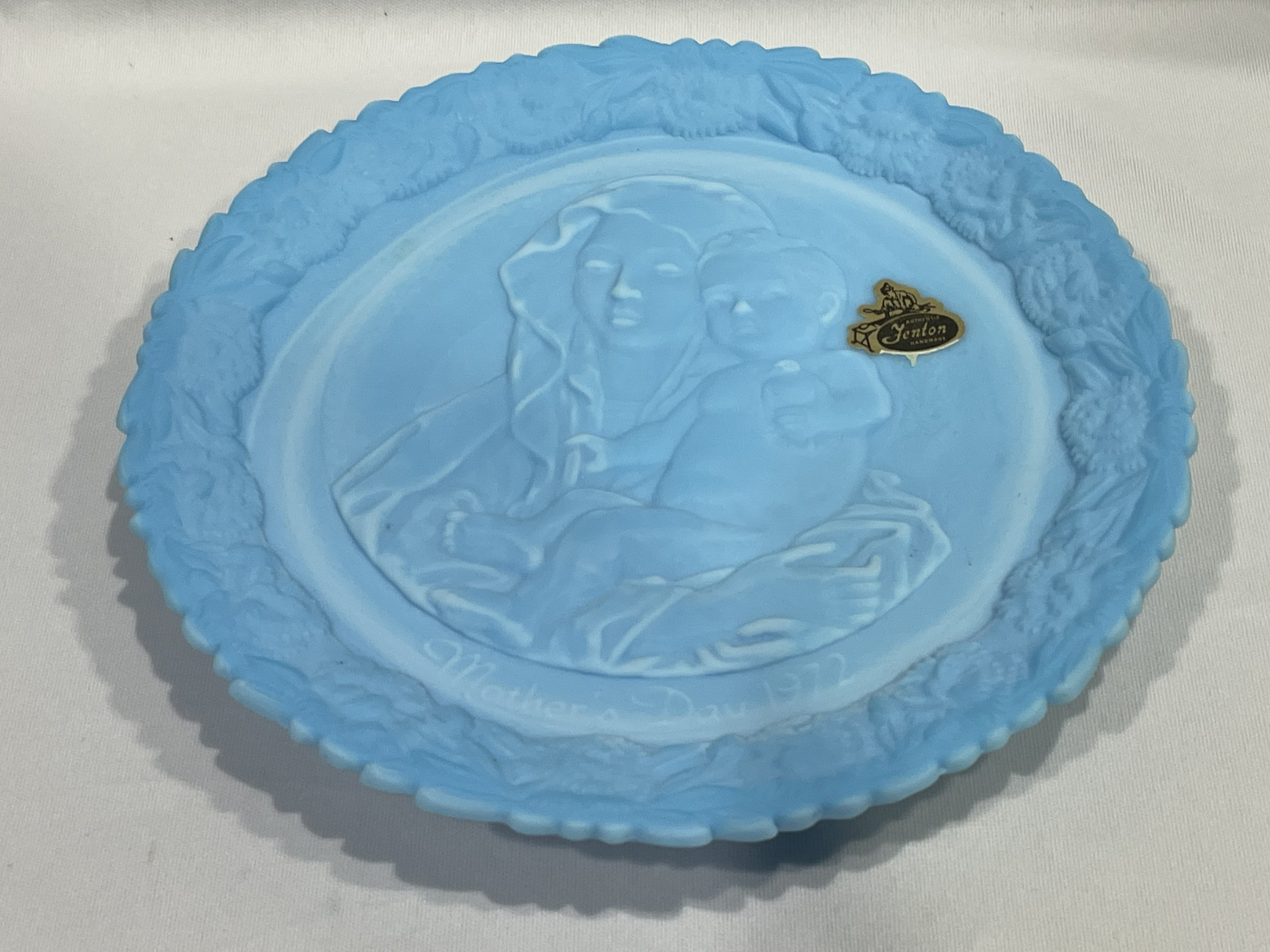 1972 Satin blue VINTAGE Fenton Madonna of the Goldfinch Mother's Day ...