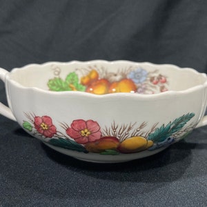 Spode, Copeland, Reynolds 2188, Cream soup bowl with handles, Fruit/Floral, Made in England