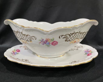 Schindling China Qualitates Porzellag, Made in Bavaria, Pink Floral Porcelain with Gold Trim, Gravy Boat with attached Underplate