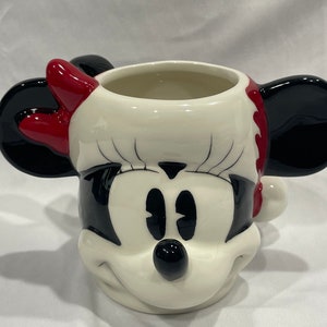 Zrike Minnie Mouse Merry Christmas Coffee Mug, Minnie Christmas Mug, Disney Chistmas Mug, Minnie in Christmas Hat Mug