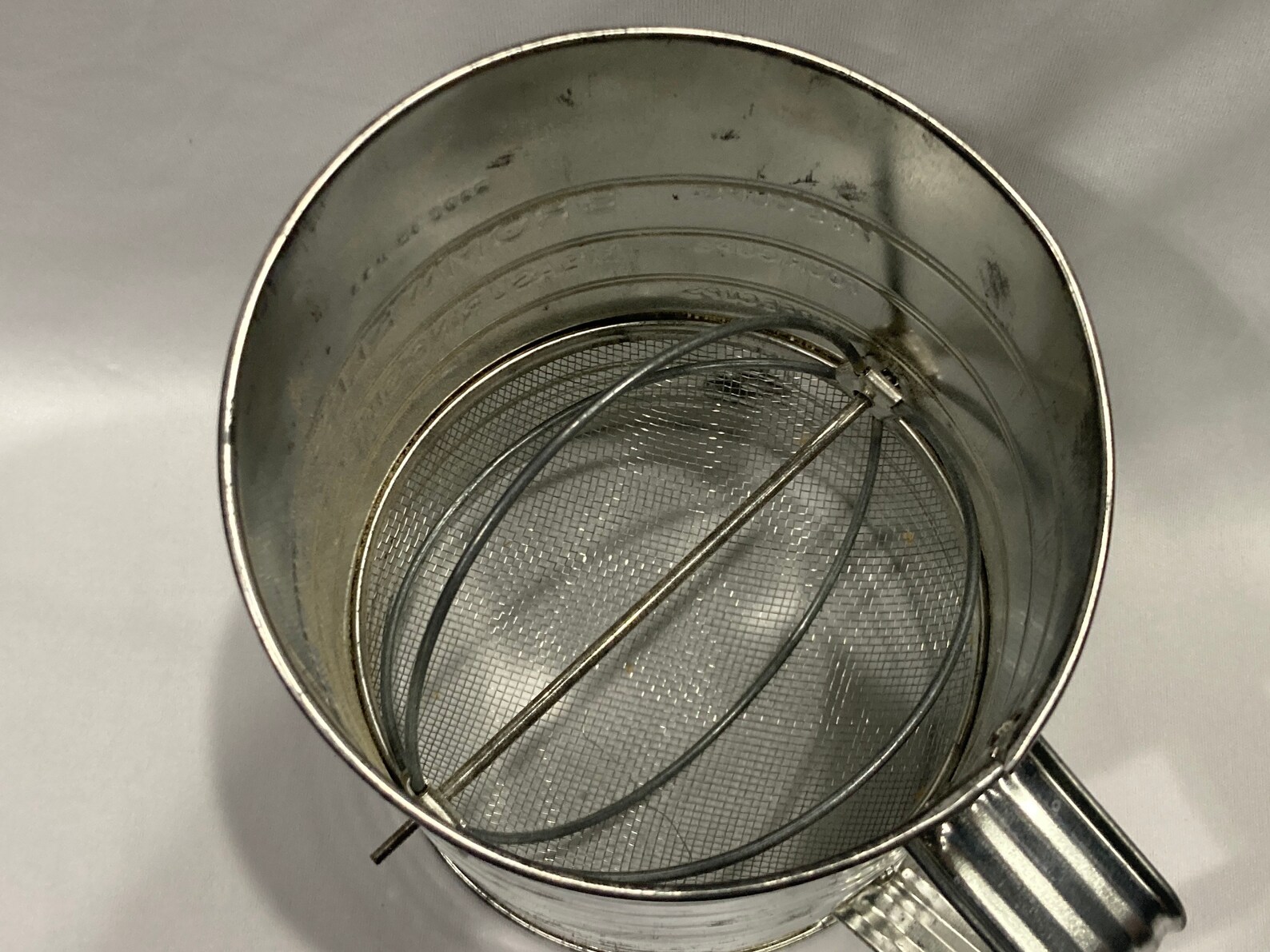 Bromwell 5 Cup Flour Shifter Kitchen Utensils Shifter Ball Etsy