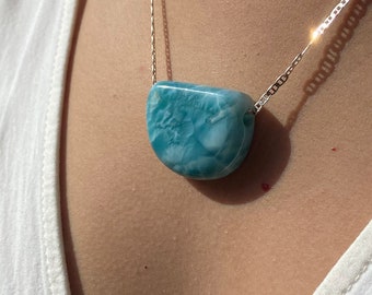 Elegant and beautiful pendant in Larimar AAA